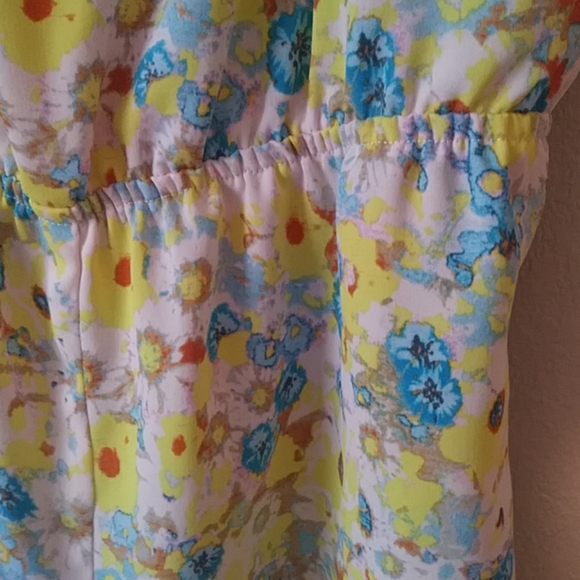 TOPSHOP Ruffled Floral Romper - Picture 6 of 7